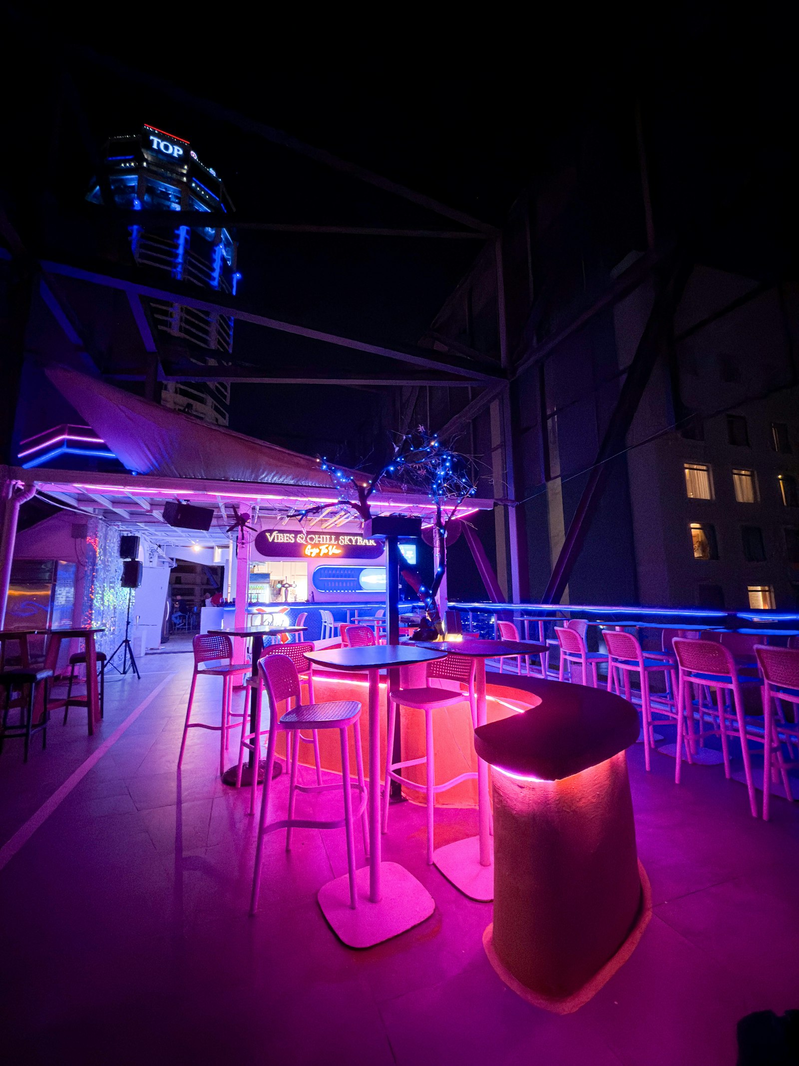 Cafes, Rooftops and Weekend Hangouts: The Real Greater Noida West Nightlife Guide